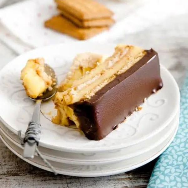 Pastel de galletas, flan y chocolate