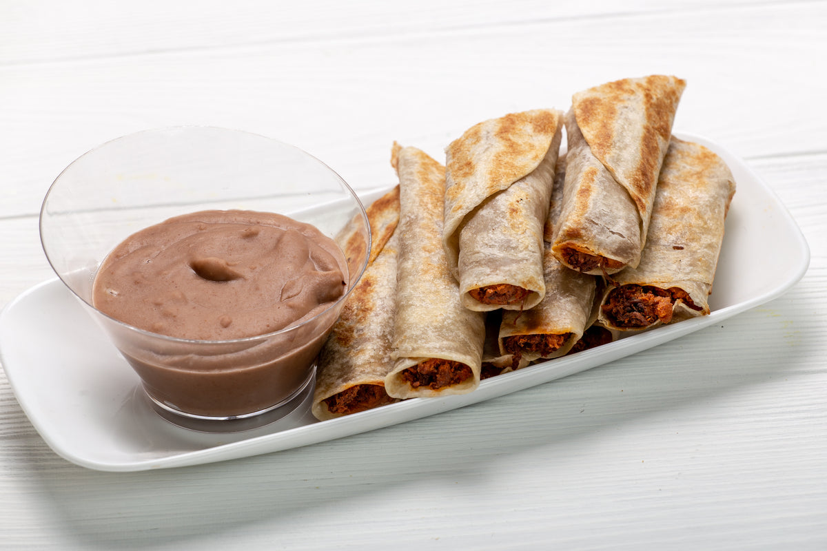 Burritos de Deshebrada con Frijol y Salsa Verde