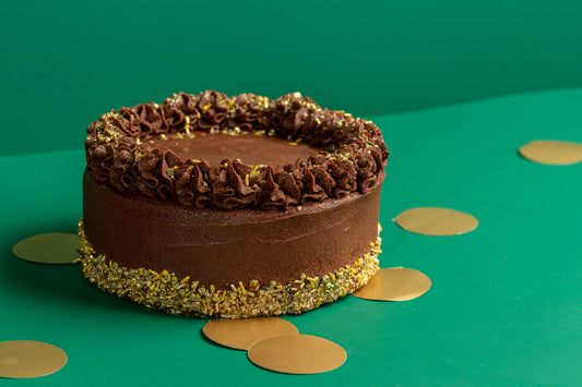 Birthday cake con chispas doradas - CHOCOLATE